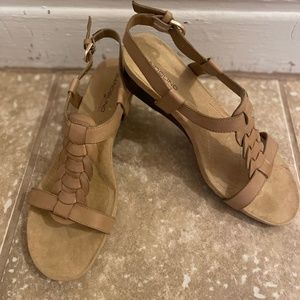 Bandolino Women's Sandal size 7.5
